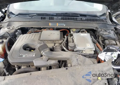 2016 Ford Fusion Energi Titanium из США, поврежденный, VIN 3FA6P0SU3GR229455